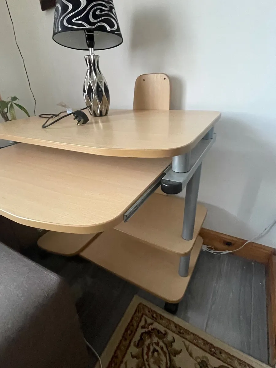 Computer table - Image 4