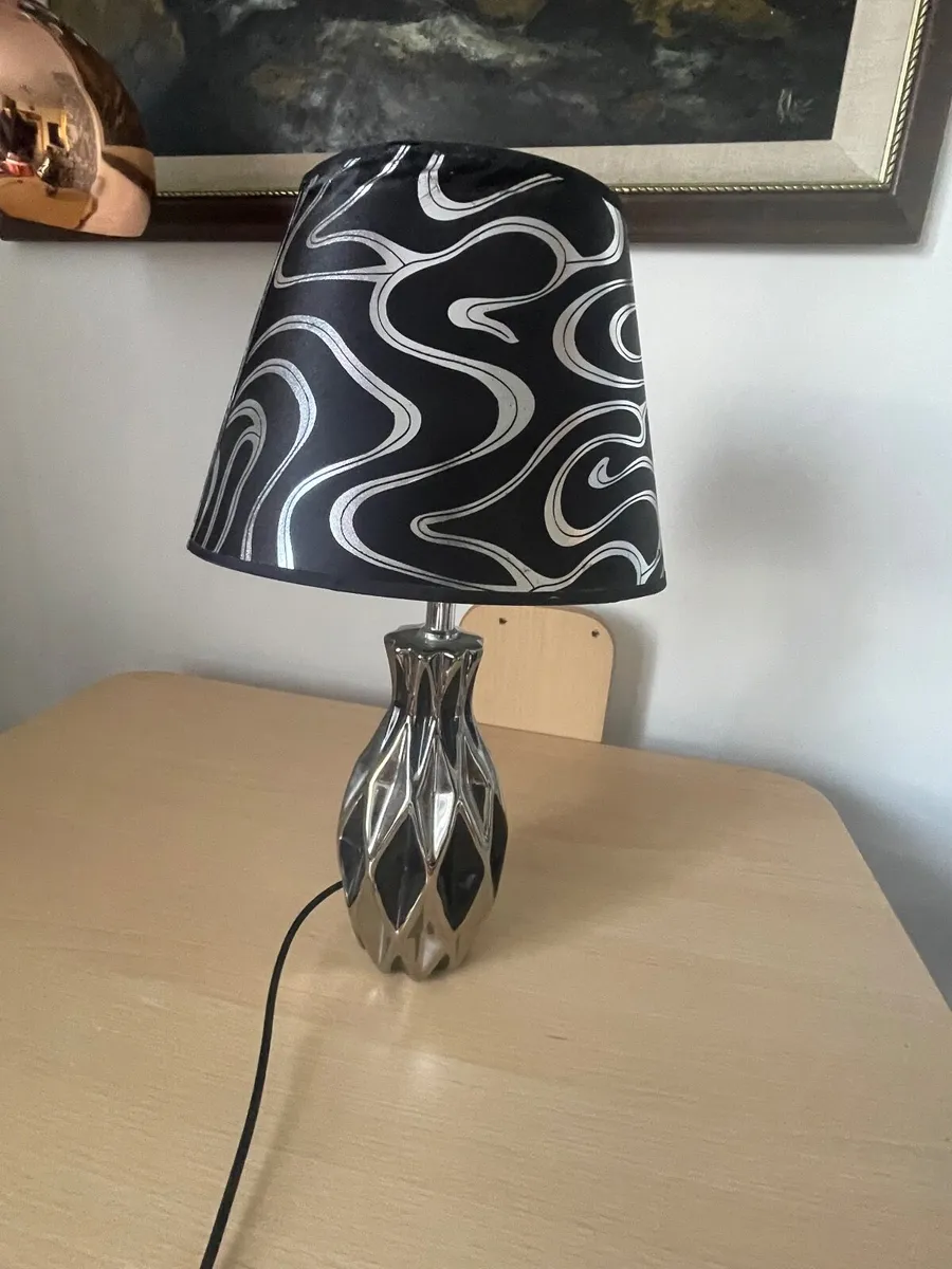 Computer table - Image 2