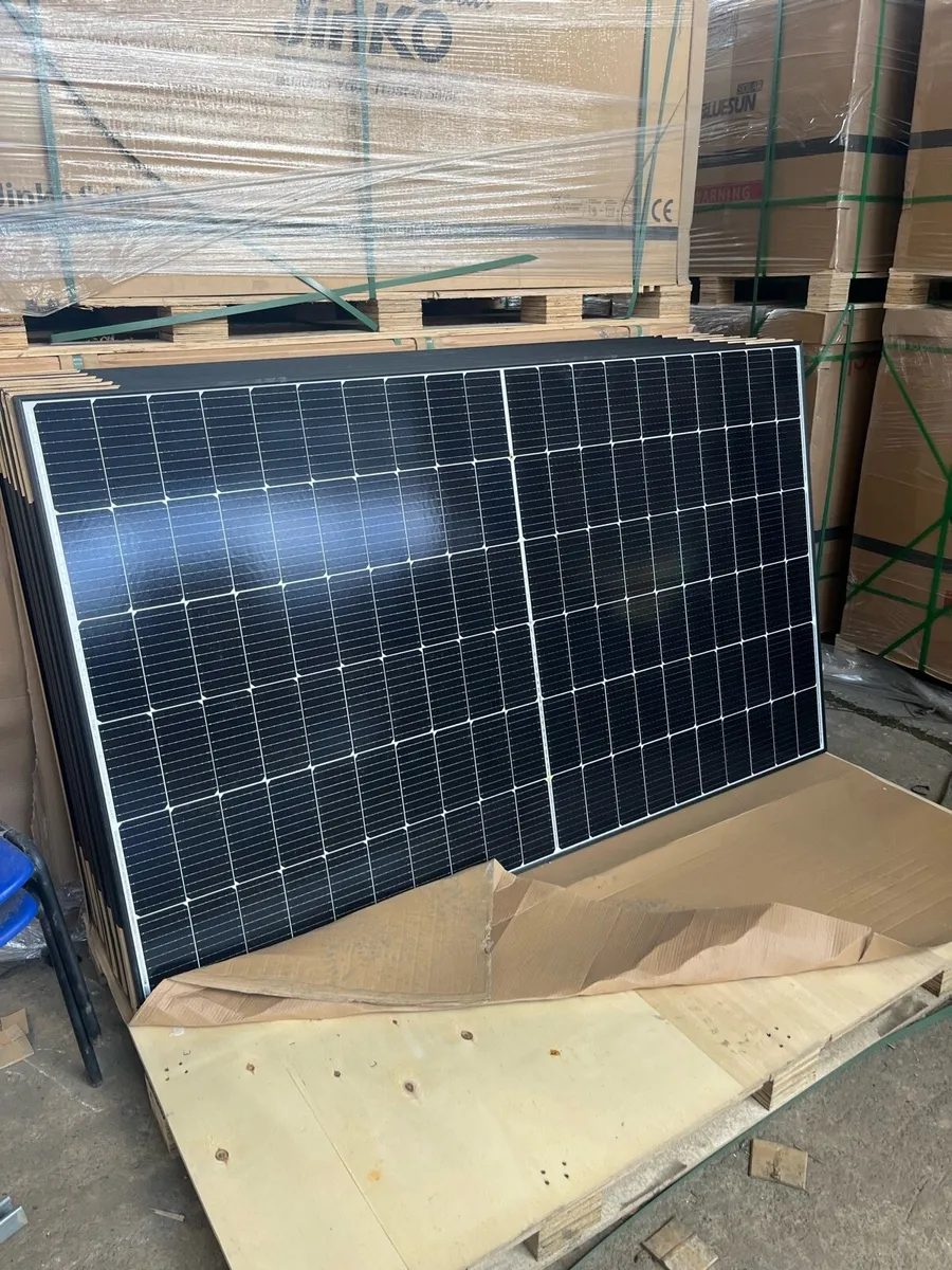 Jinko 460wSolar Panel - Image 1