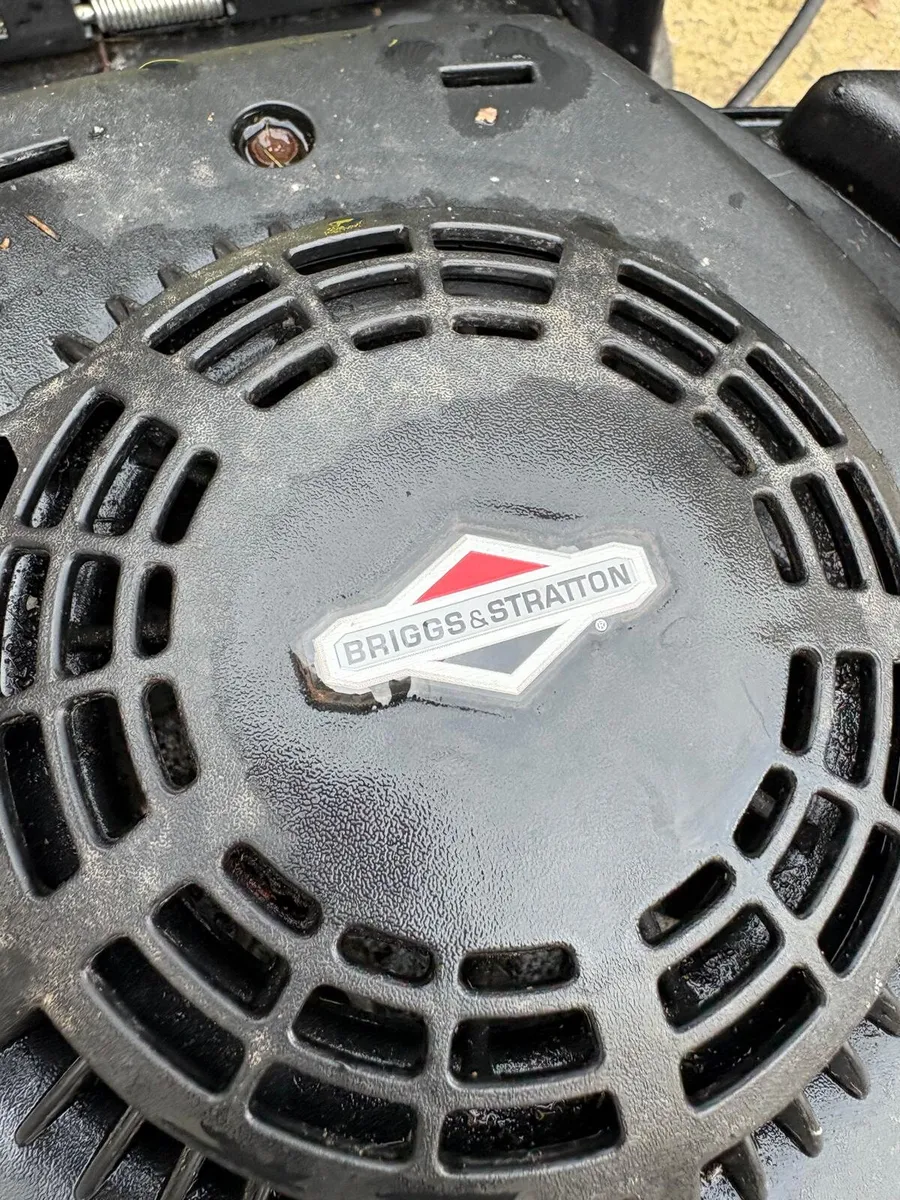 Briggs&Stratton lawnmower 125cc - Image 3