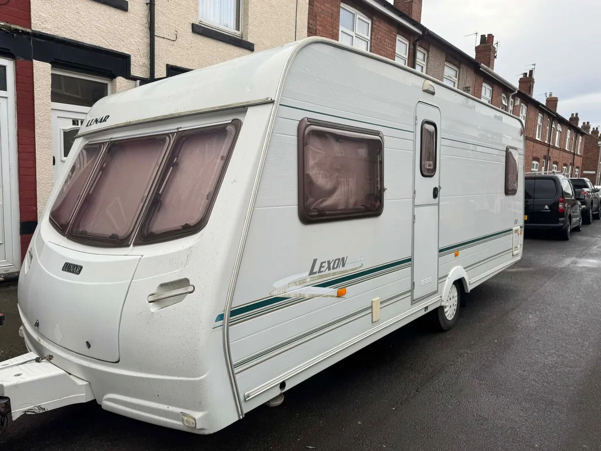 Lunar Lexon 4 Berth Fixed Bed Caravan - Image 1