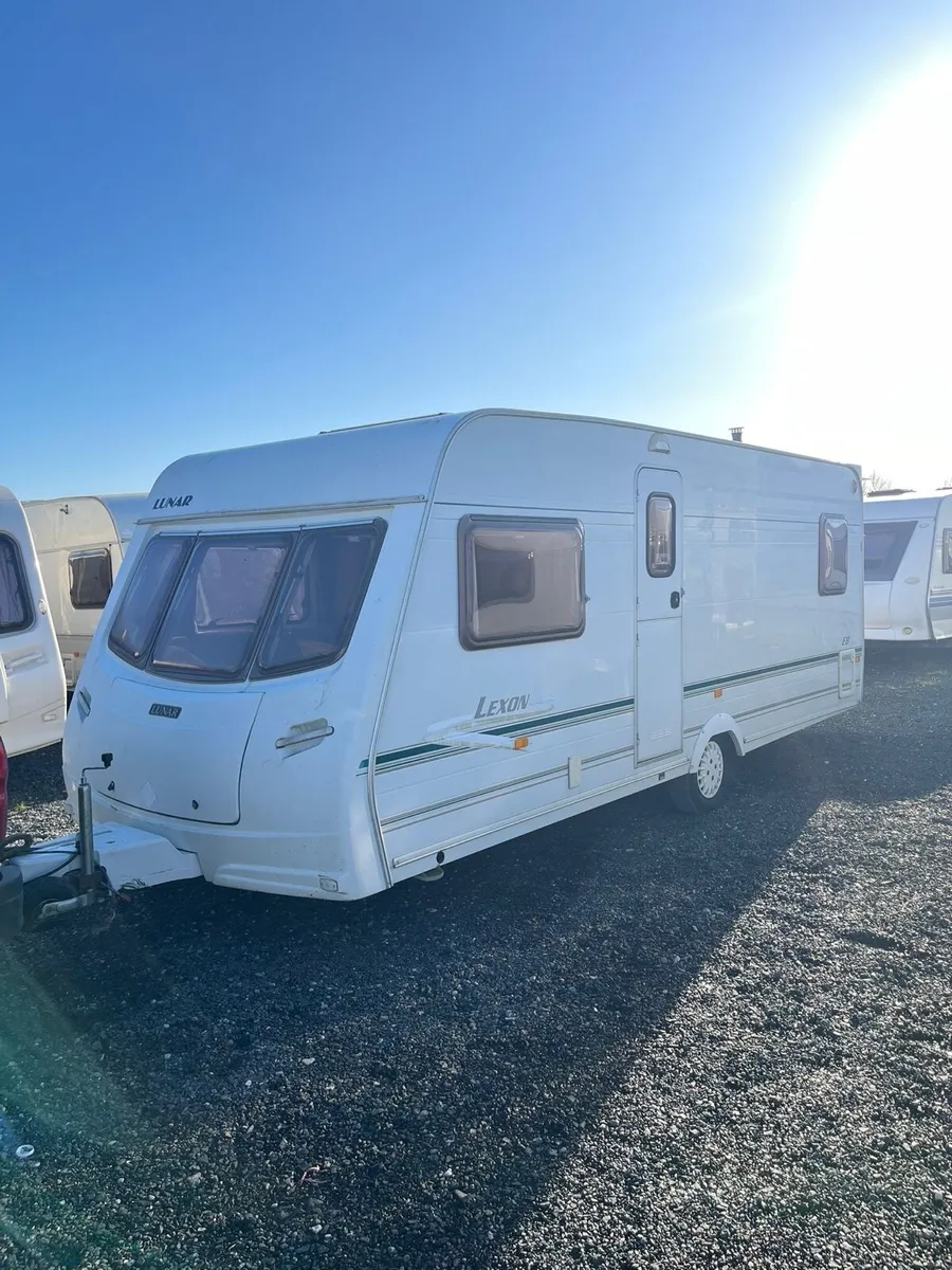 Lunar Lexon 4 Berth Fixed Bed Caravan - Image 3