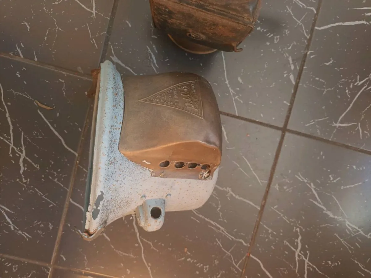 Veteran Car Headlamp - Image 1