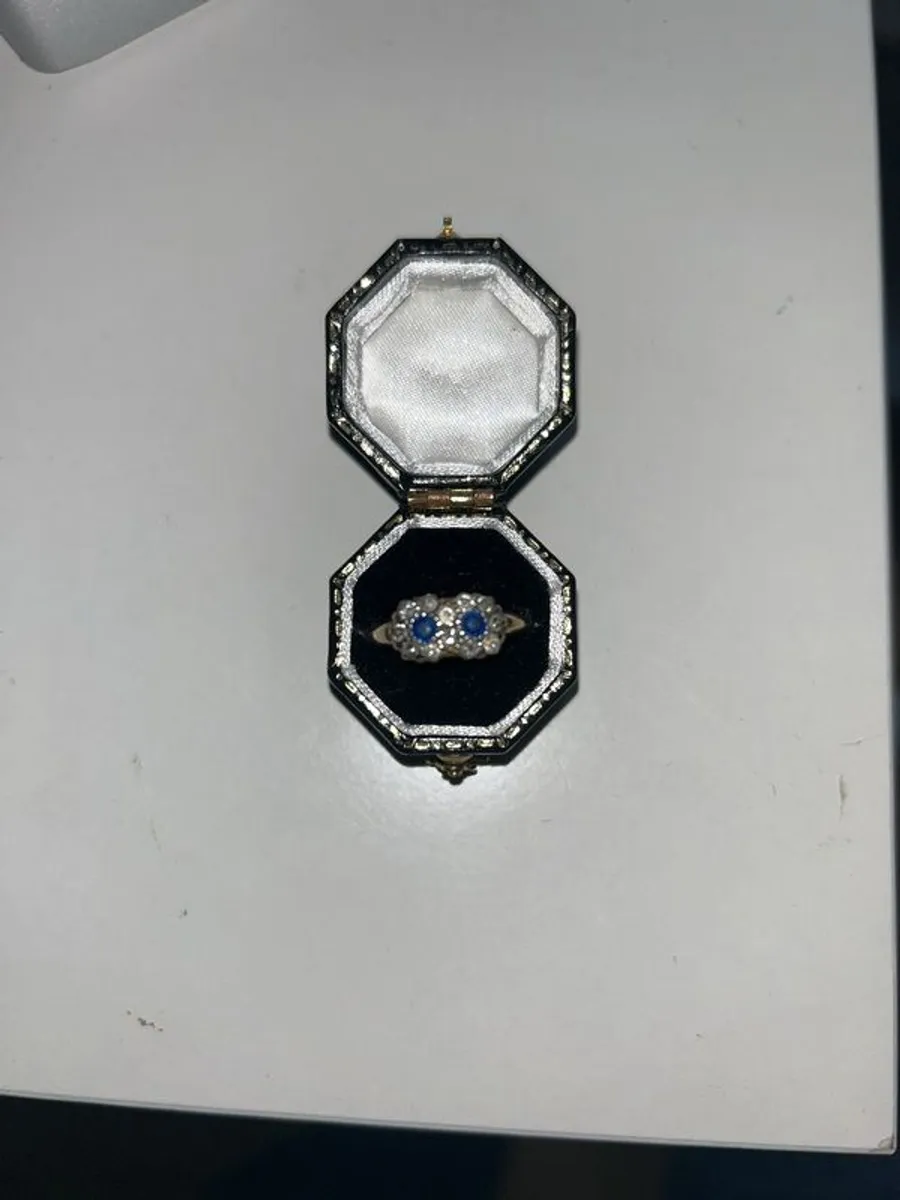 sapphires and diamond ring - Image 1