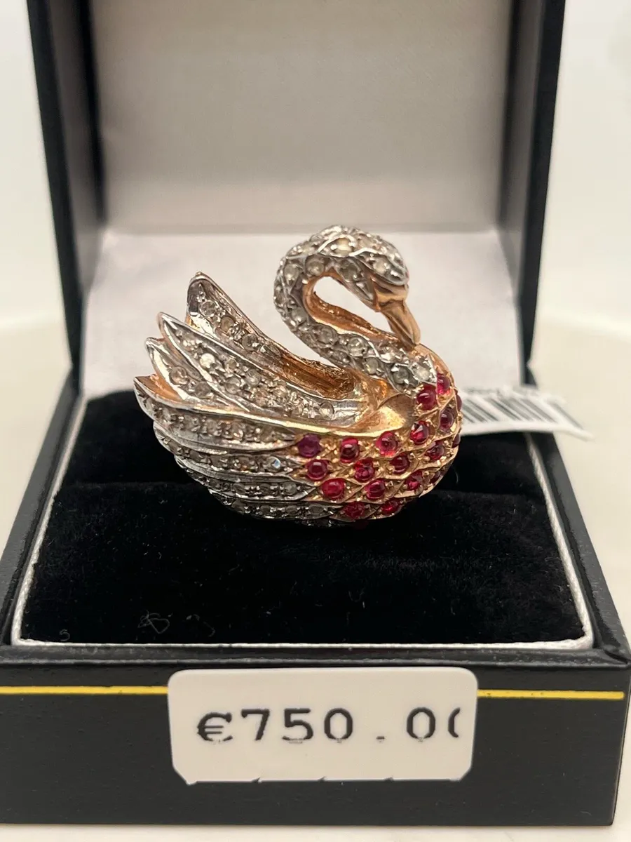 9k rose gold Swan ring with rubies & diamonds - Image 2