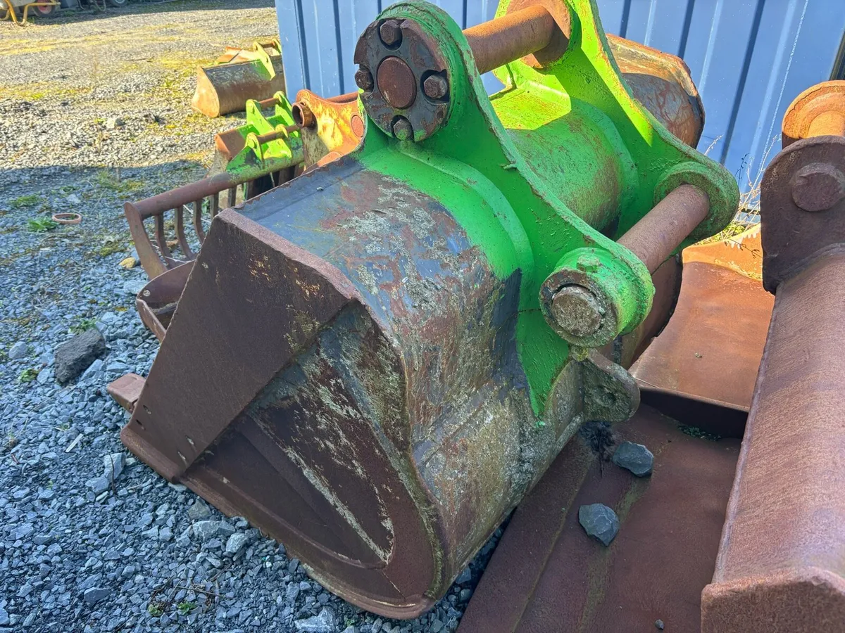 Digging bucket for 20t - Image 1