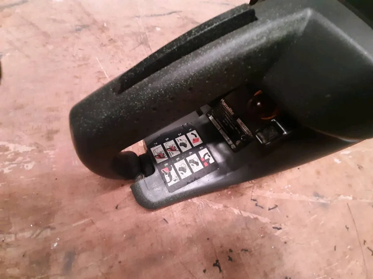 Homelite chainsaw - Image 2