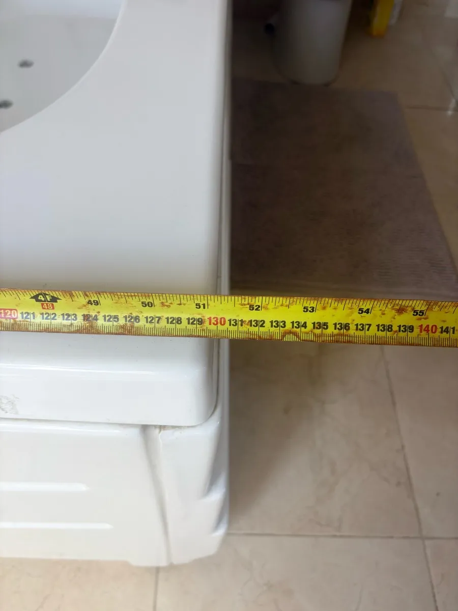 Jacuzzi Bath - Image 4