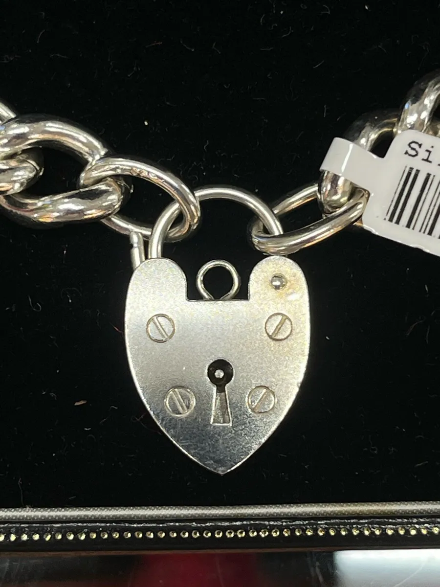 Silver chain choker with heart locket pendant. - Image 2