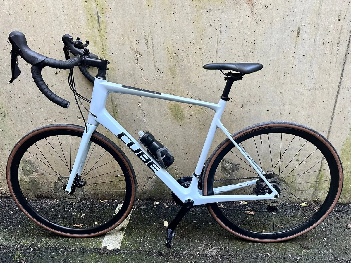 Road bike - Image 1
