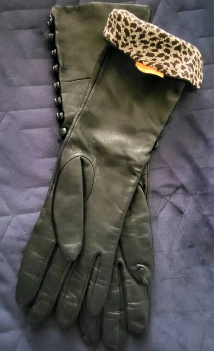 Gloves - Image 1