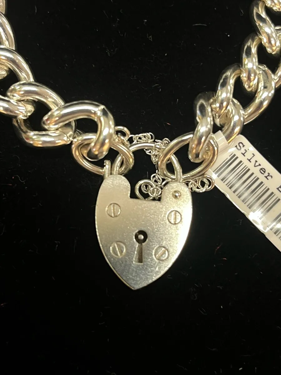 Silver chain bracelet with heart locket charm. - Image 2
