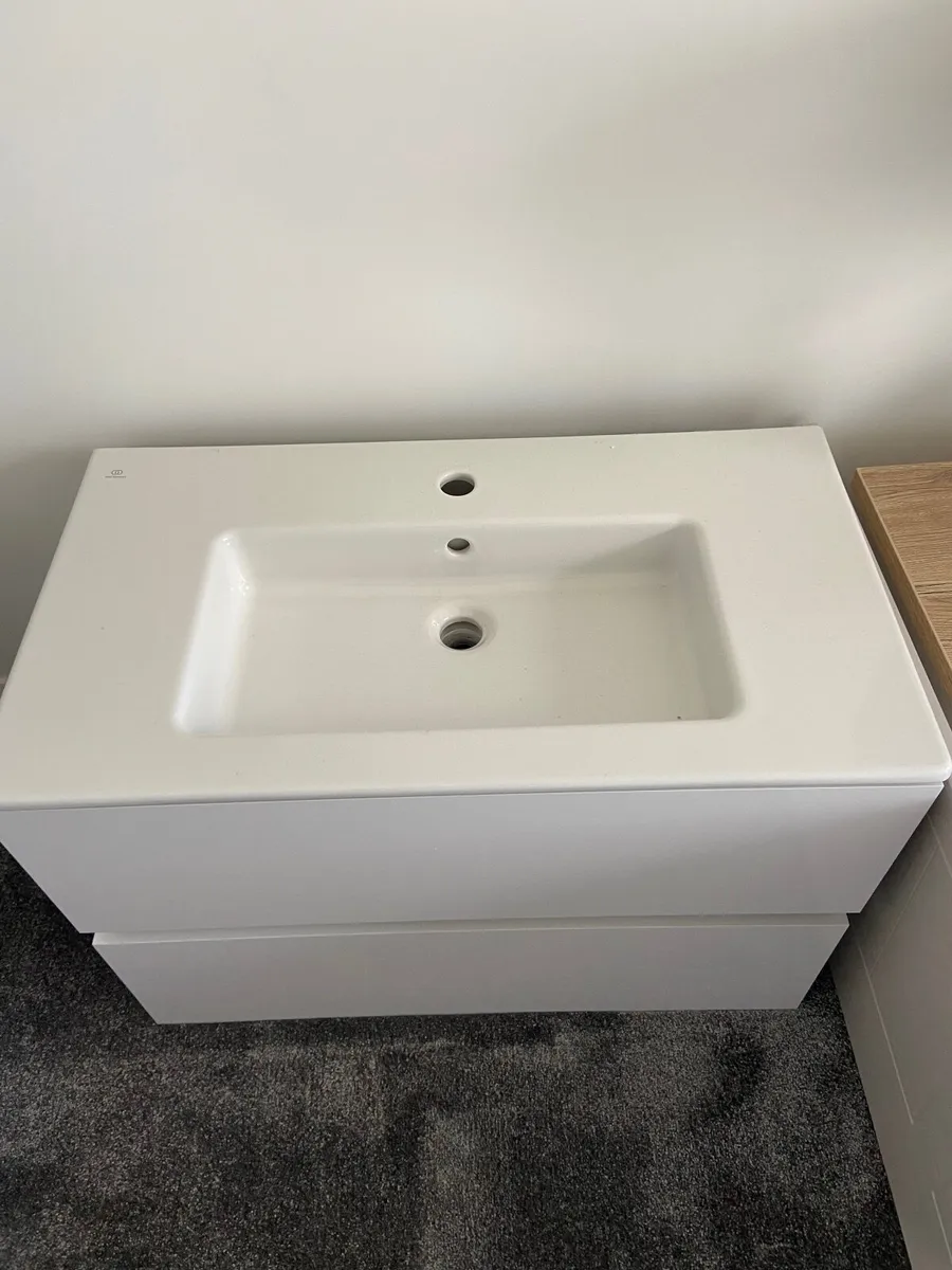 800mm (w) white vanity unit - Image 1