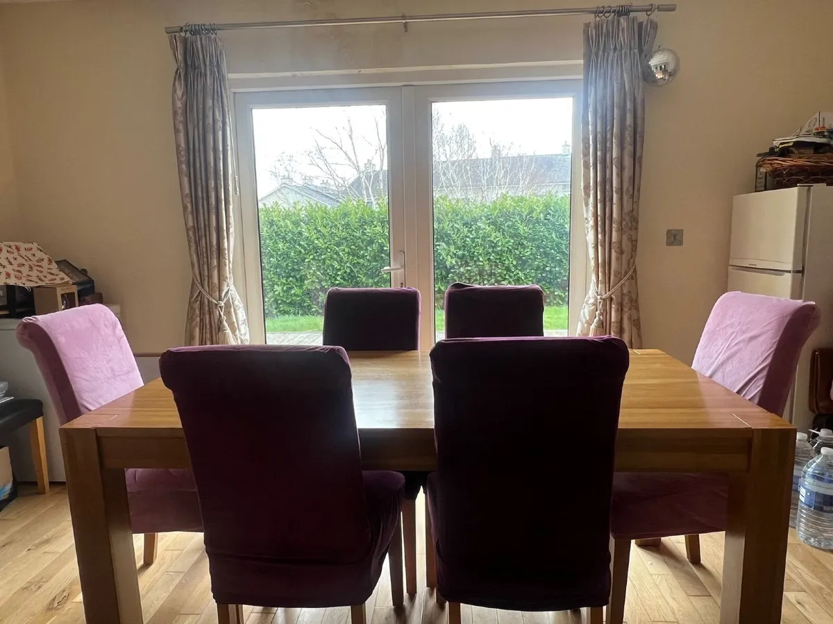 Oak dining table & 6 chairs - Image 2