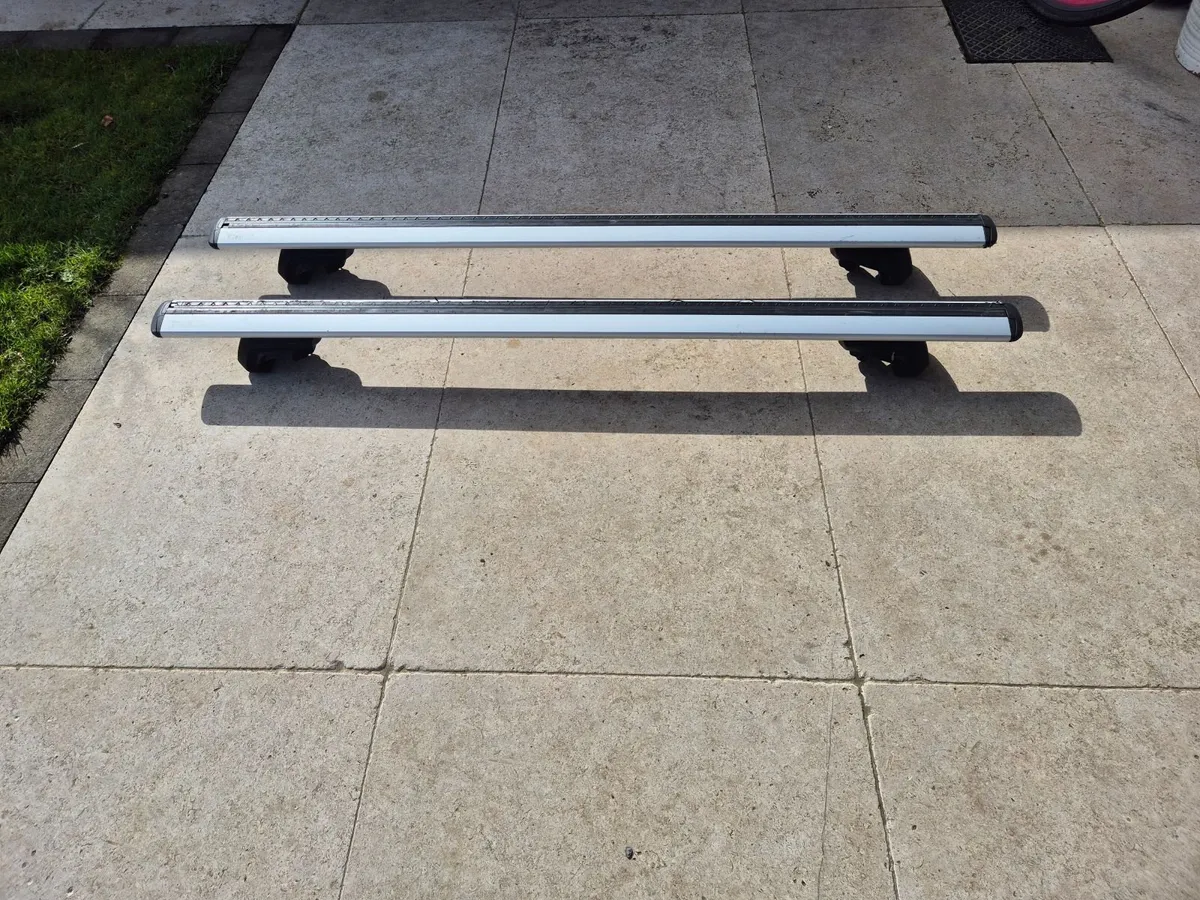 Thule  Evo roof bars 135 cm - Image 1