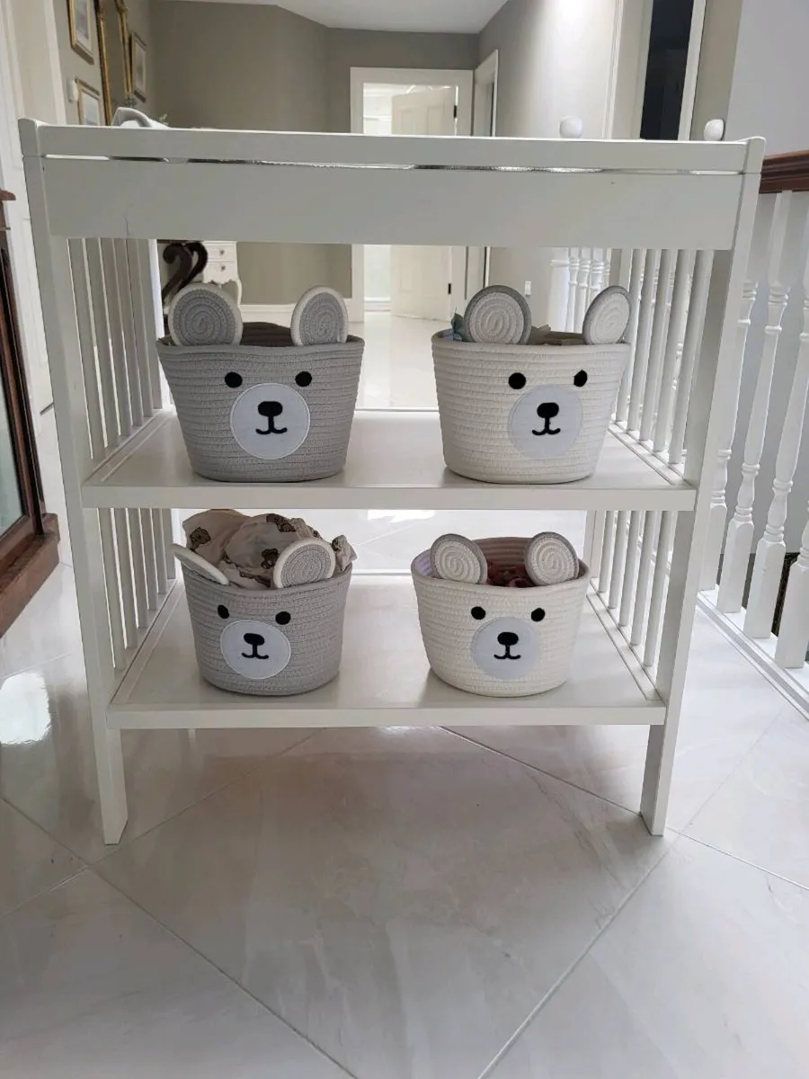 Baby changing table - Image 1