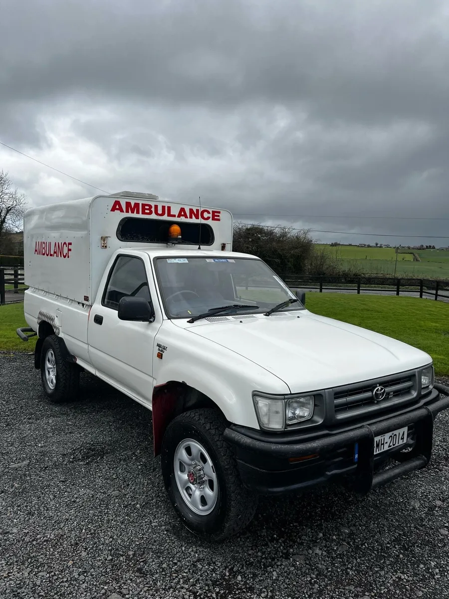 Toyota hilux 1992 - Image 2