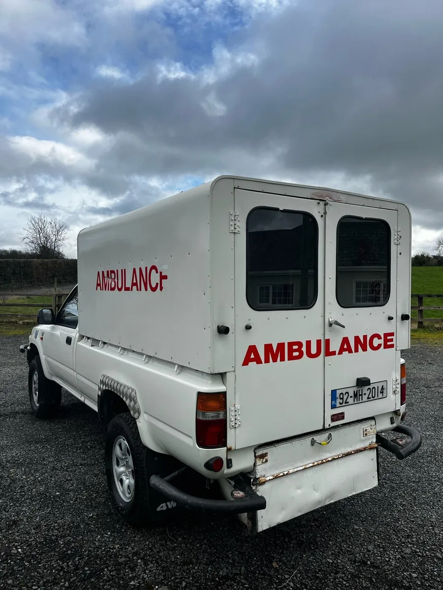 Toyota hilux 1992 - Image 3