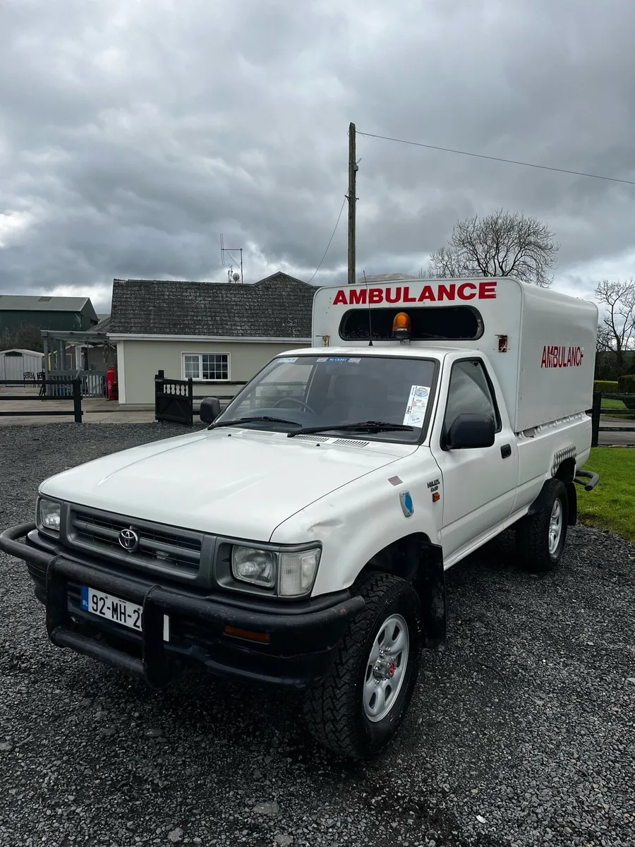 Toyota hilux 1992 - Image 1