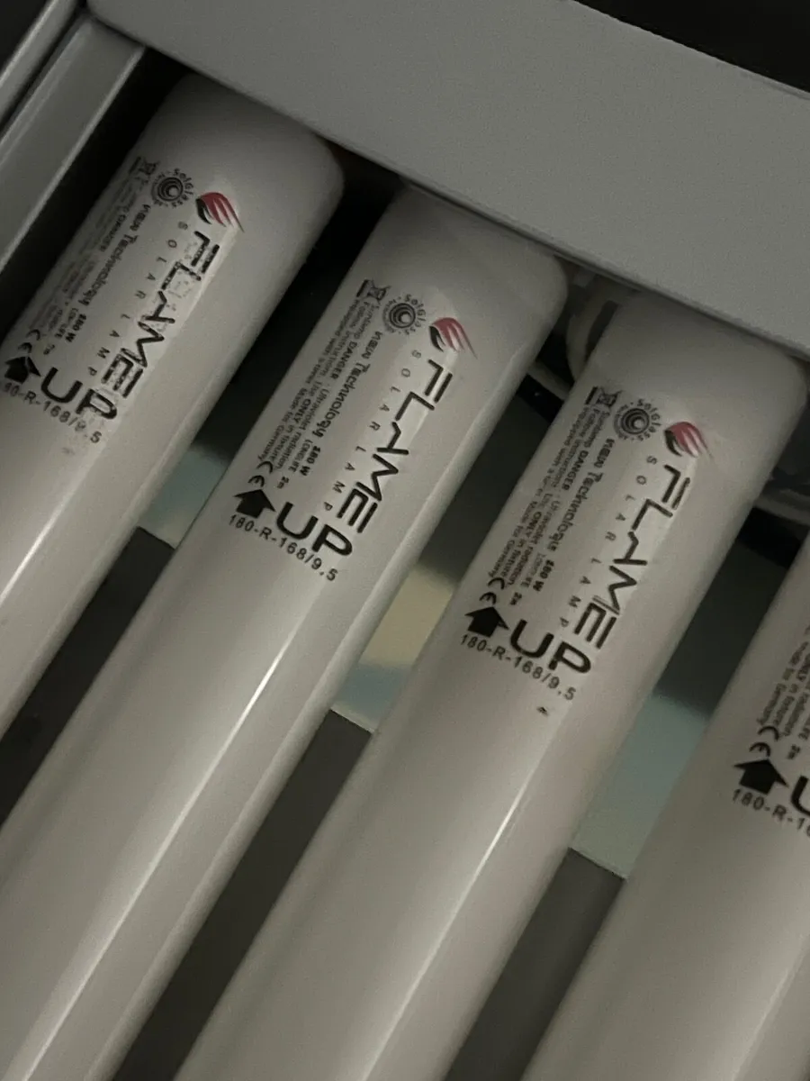 “Flame” stand up sunbed bulbs