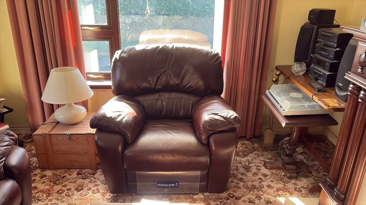 Recliner couch and arm chairs set - Image 2