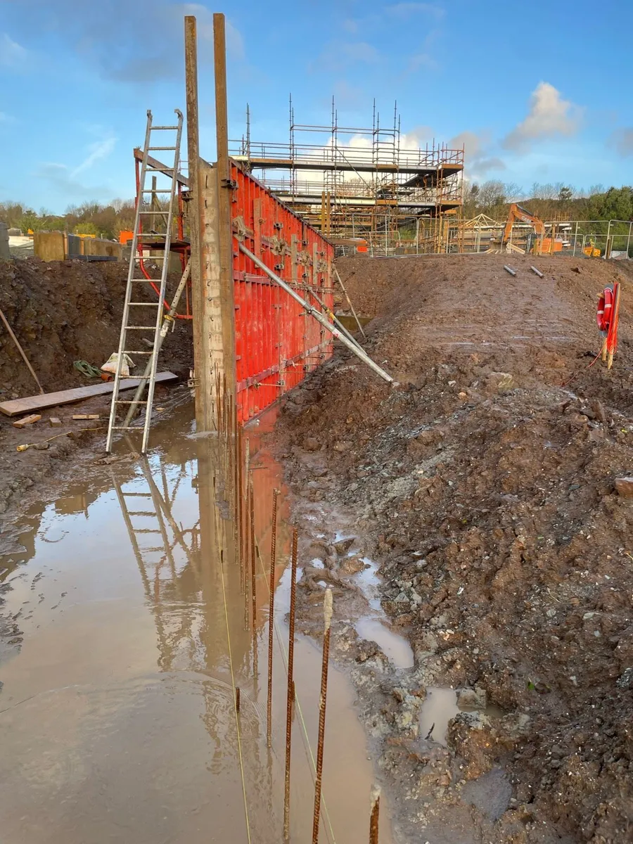 Peri shuttering pans - Image 1