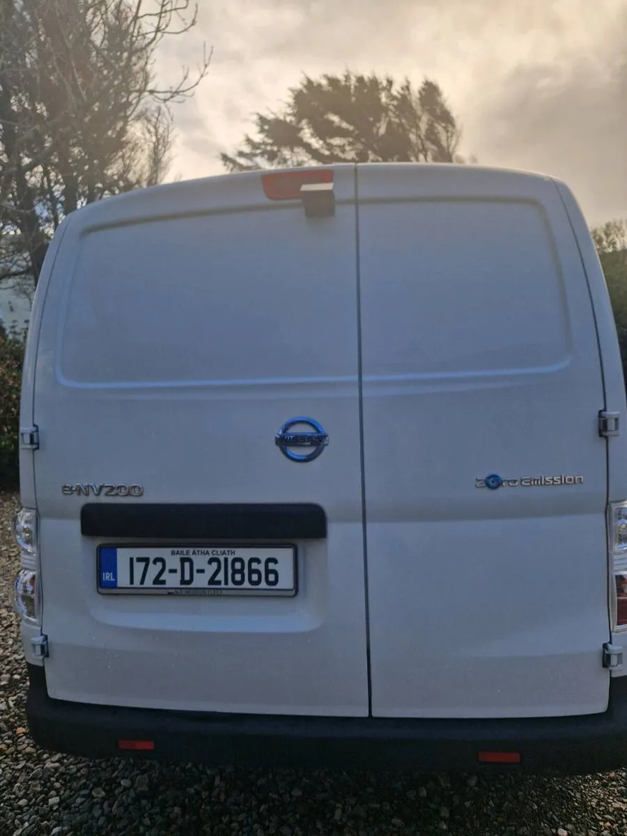 Nissan ENV200 - Image 3
