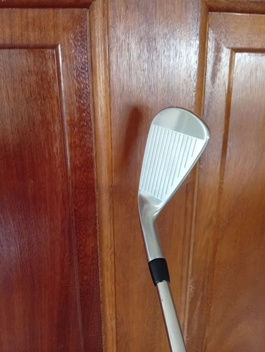 Titleist  T100 5-9 iron Stiff ,46 PW vokey+52+60 - Image 3