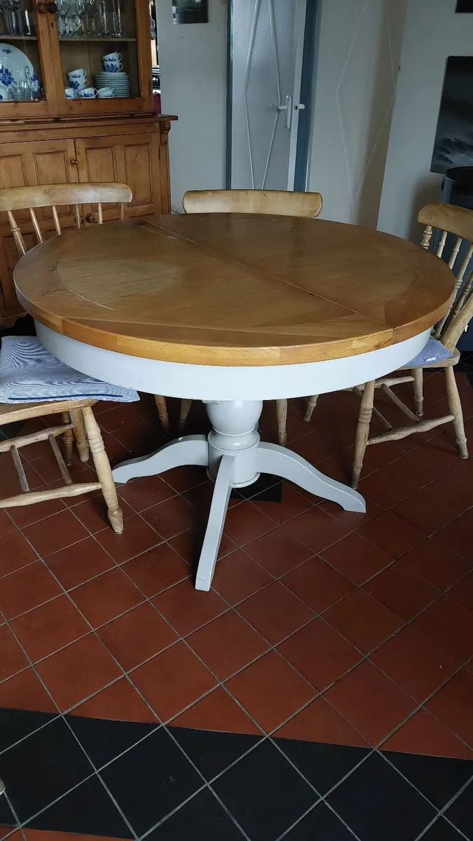 Diningtable and 6 Kitchenchairs - Image 1