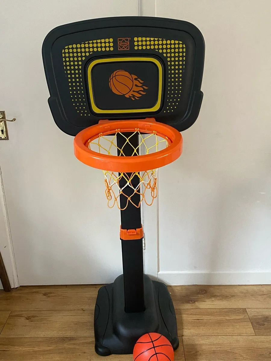 Basketball hoop - Image 1