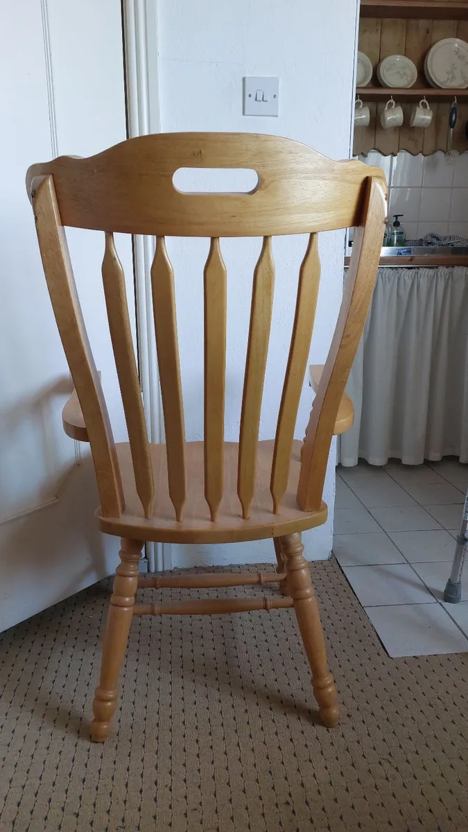 Diningtable and 6 Kitchenchairs - Image 4