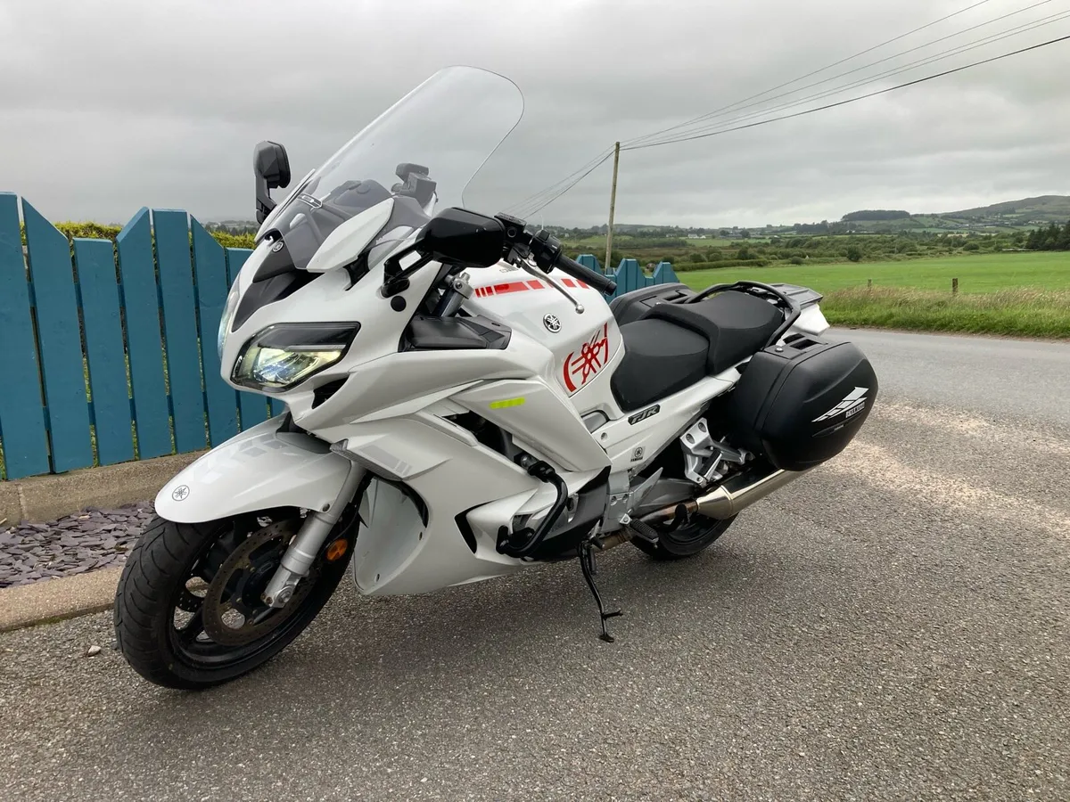 2018 Yamaha FJR 1300 - Image 2