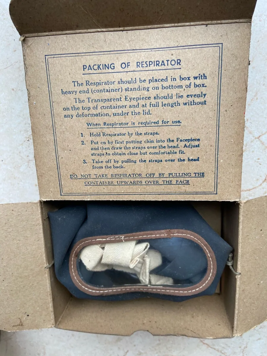 Original WW2 Gas mask 1937 - Image 2