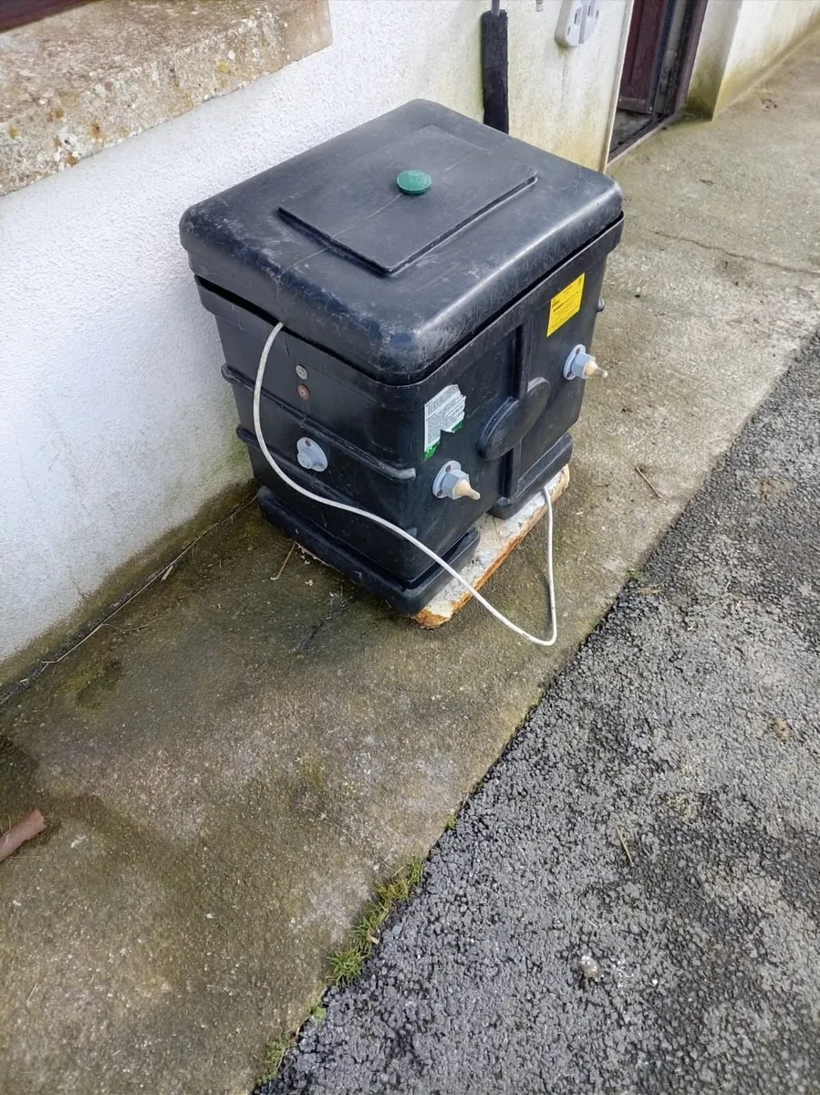 Pet lamb feeder - Image 2