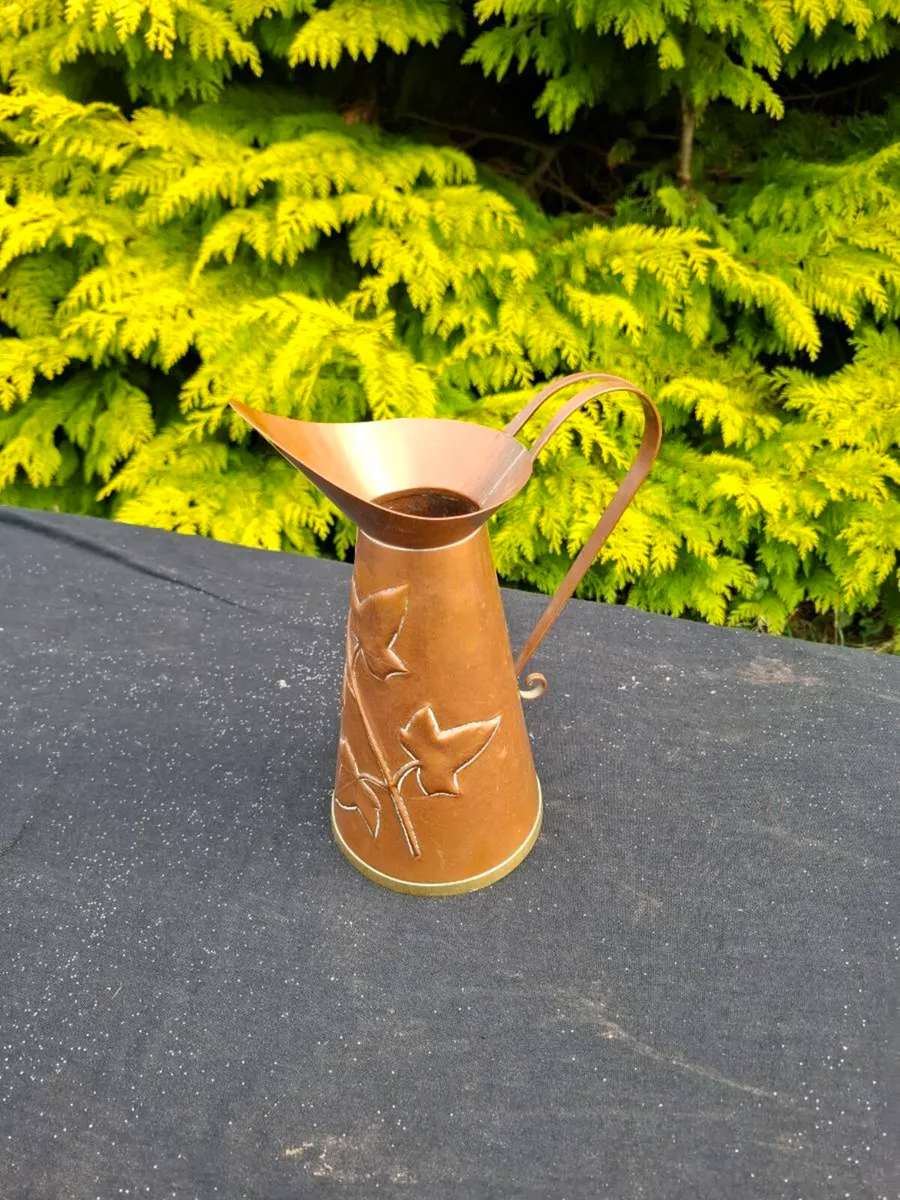 Copper leaf pitcher postage possible - Image 1