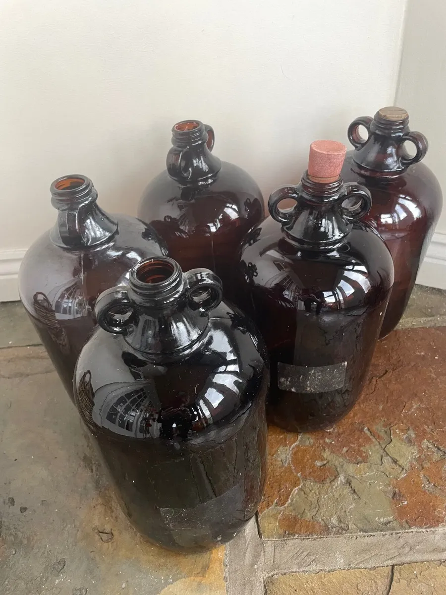 Picnic Hamper, Single bed & Demi Johns - Image 3