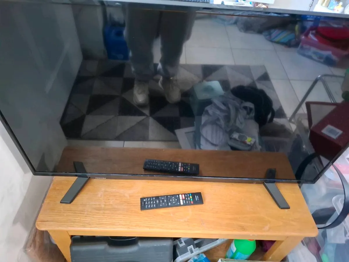 Toshiba Smart TV - Image 2