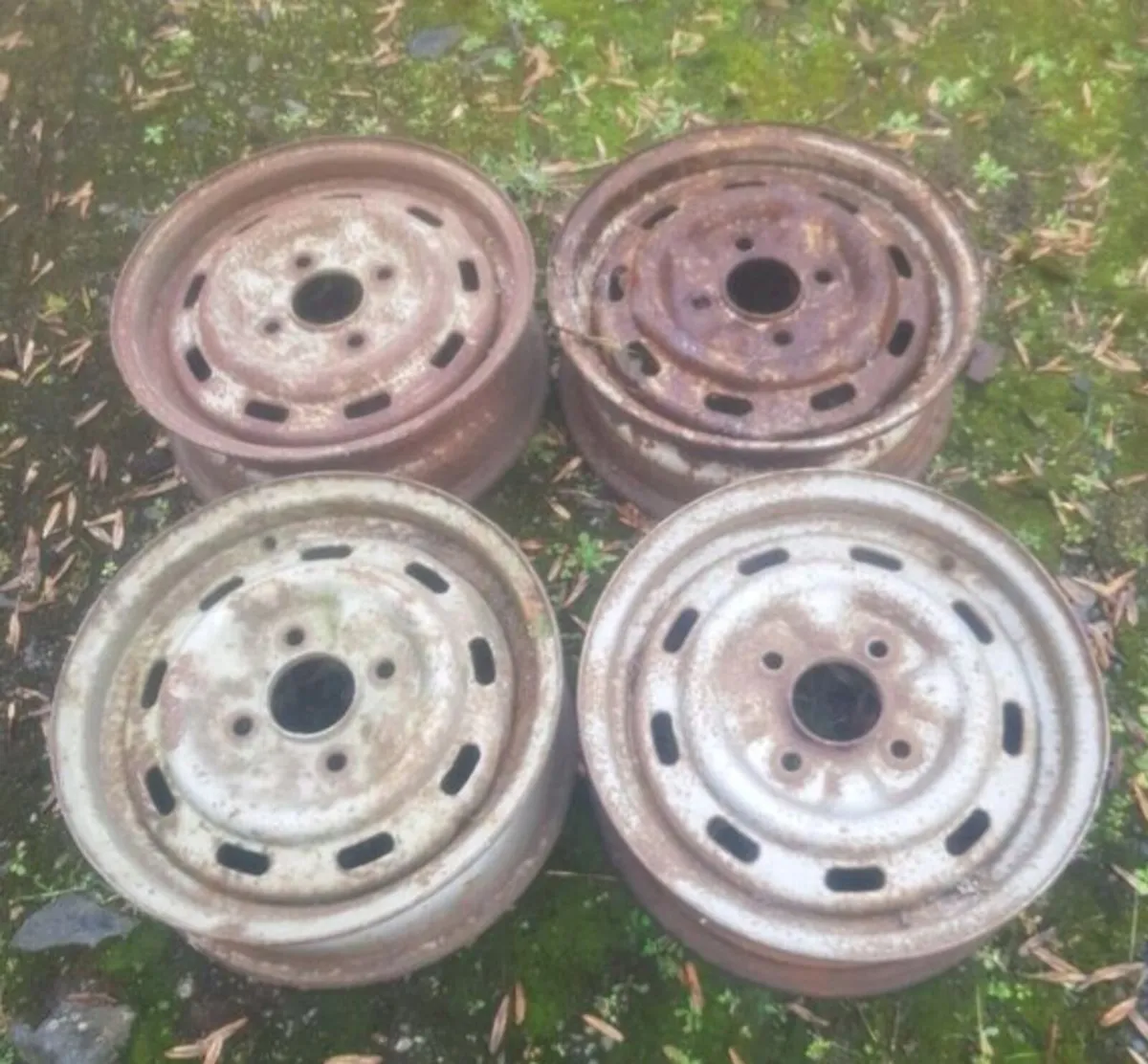 Ford escorts or cortina rims - Image 4