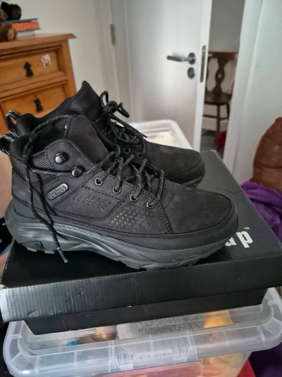 FIRETRAP HIKER BOOTS - Image 1