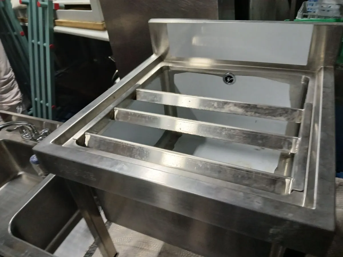 Stainless steel vogue mop sink unit delivered - Image 4