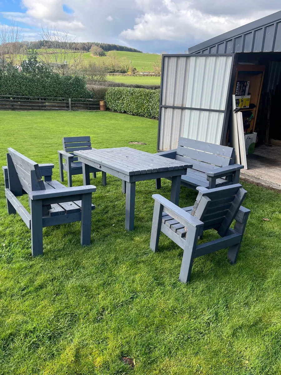 Garden furniture - Image 1