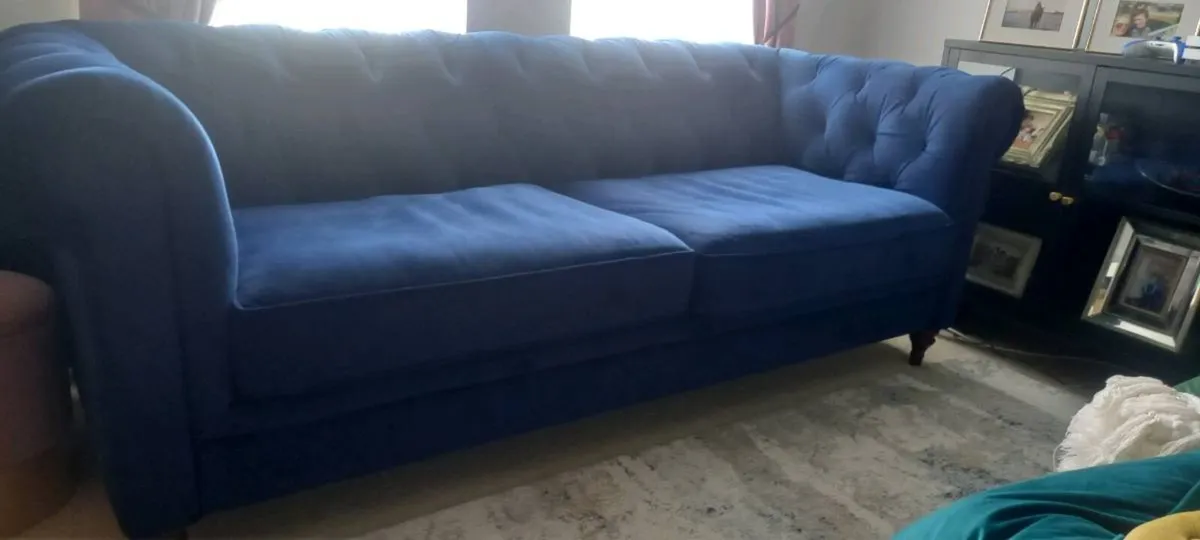 Furniture suite - Image 1