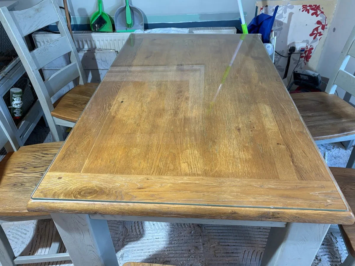 Table and six chairs - Image 2