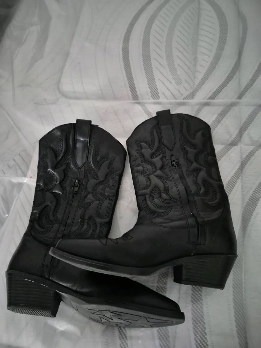 COWBOY BOOTS - Image 2