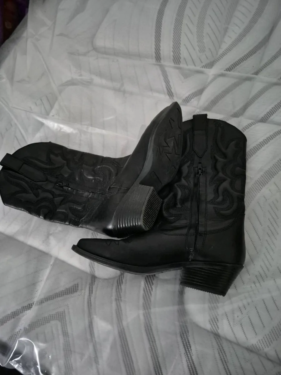 COWBOY BOOTS - Image 3