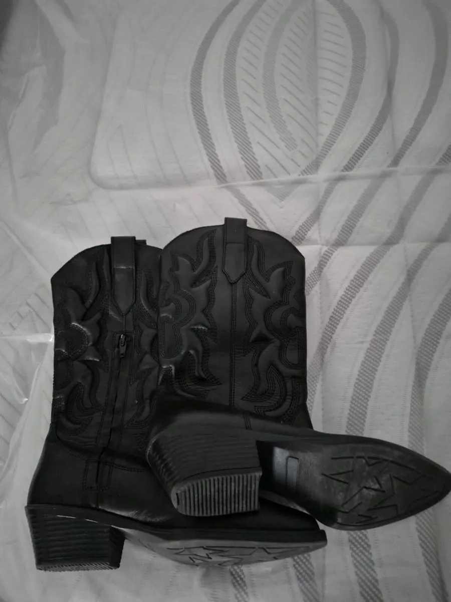 COWBOY BOOTS - Image 2