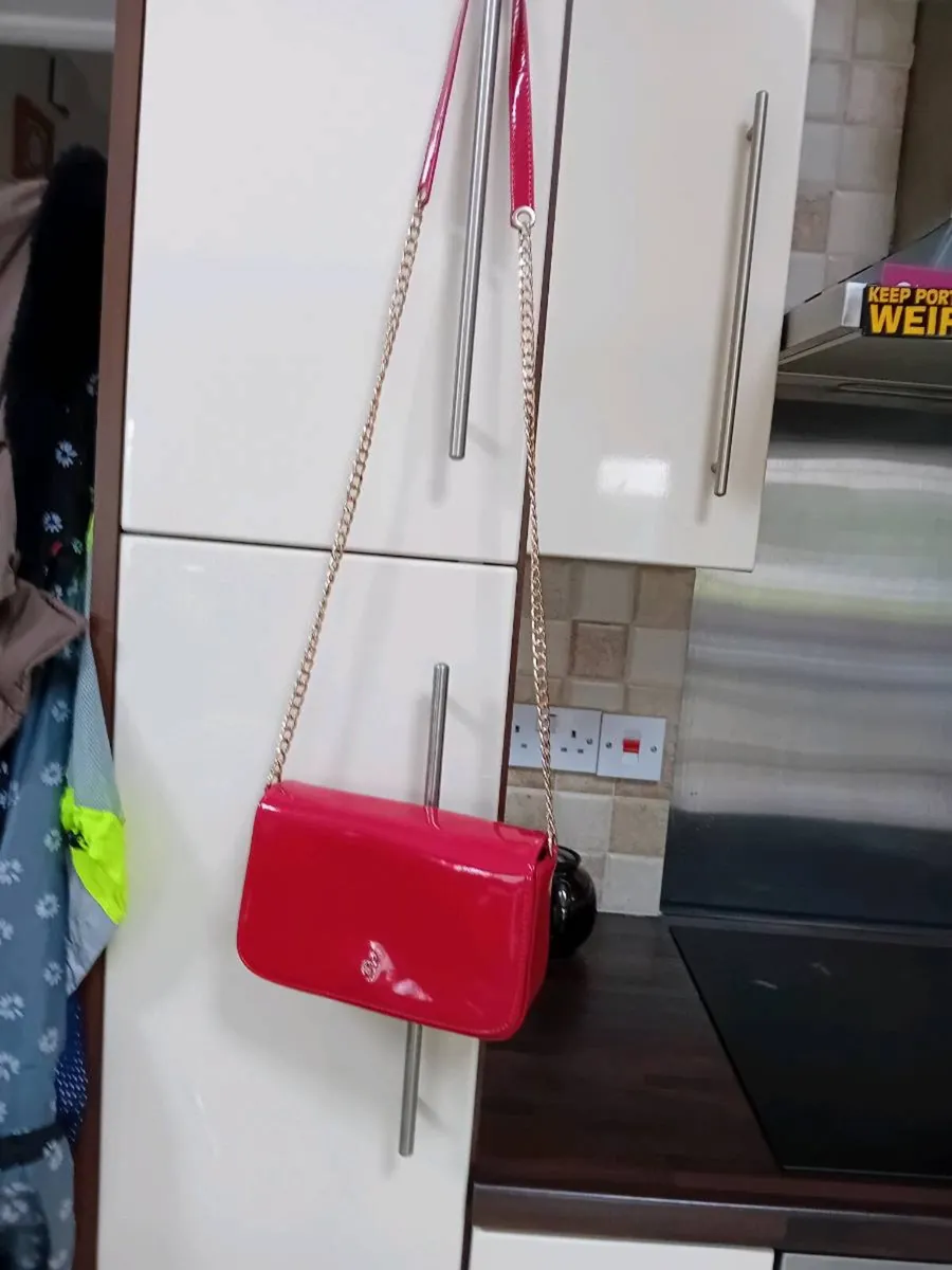 RED HANDBAGS. X. 2.  NEW - Image 3