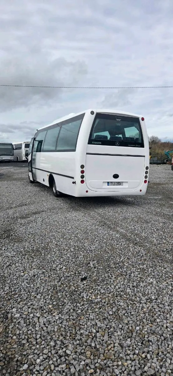 Mercedes  33 seats - Image 4