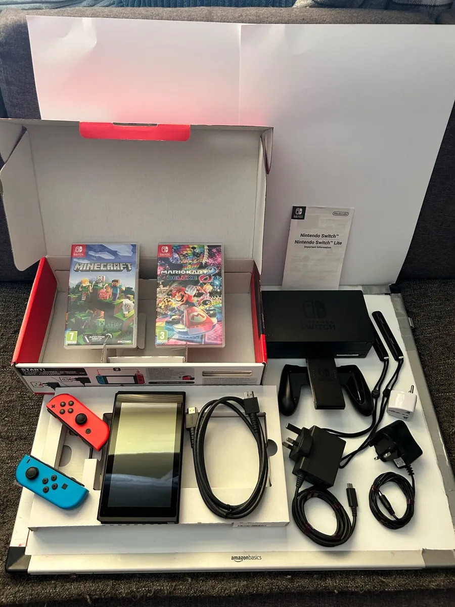 Like new Nintendo switch with Mario cart & minecra - Image 2