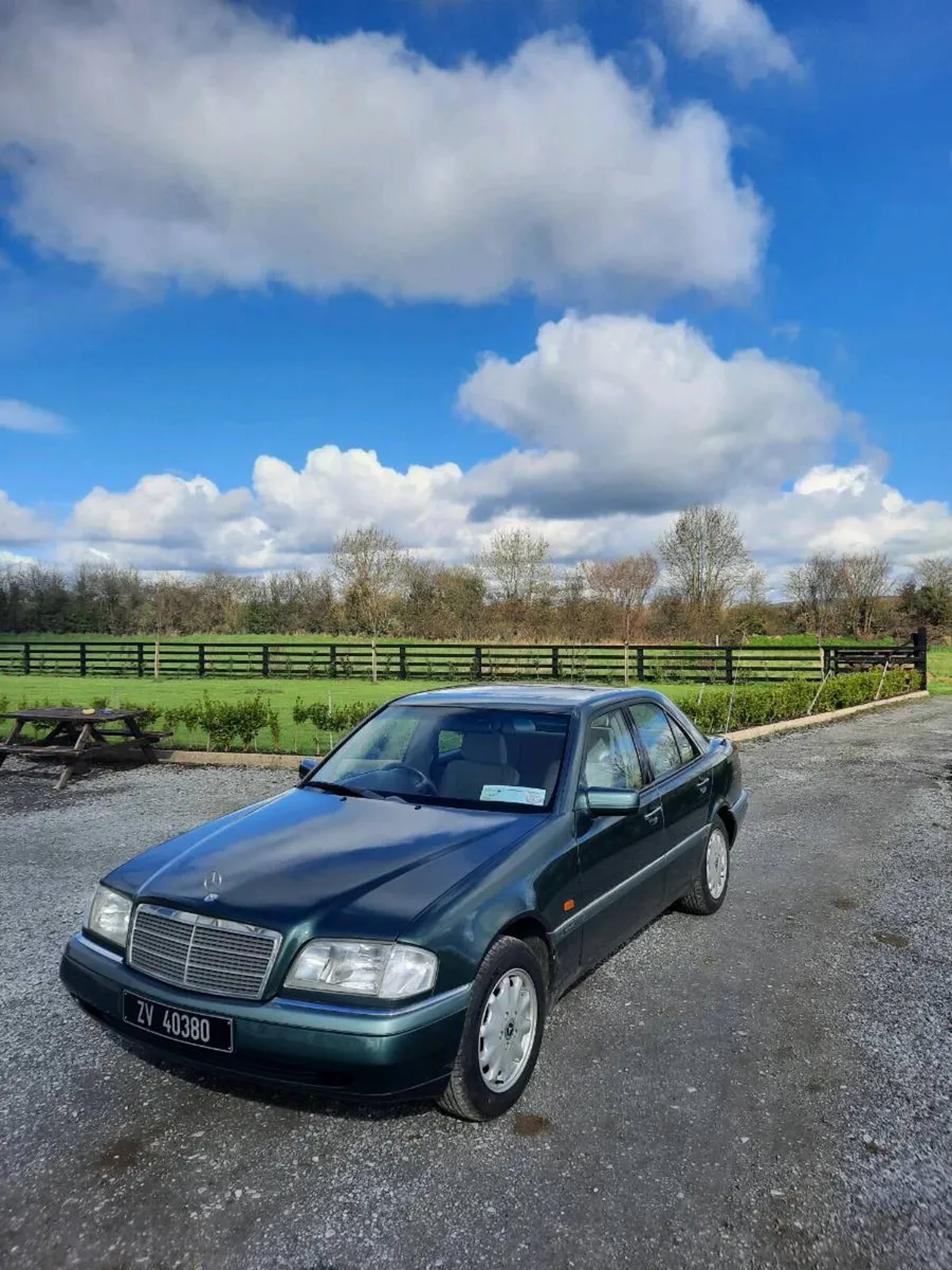 Mercedes C200 W202 1994 - Image 1